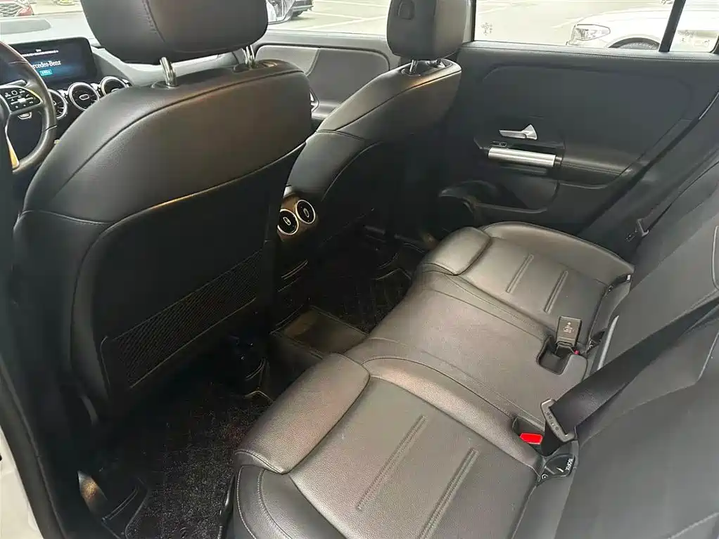 Mercedes-Benz GLA 2023 GLA 200 купить на сайте DeffCars