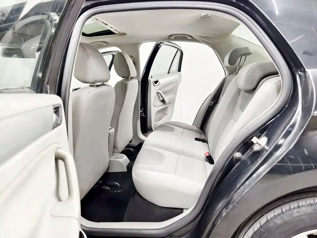 Bora 2012 1.6L manual comfort type купить на сайте DeffCars