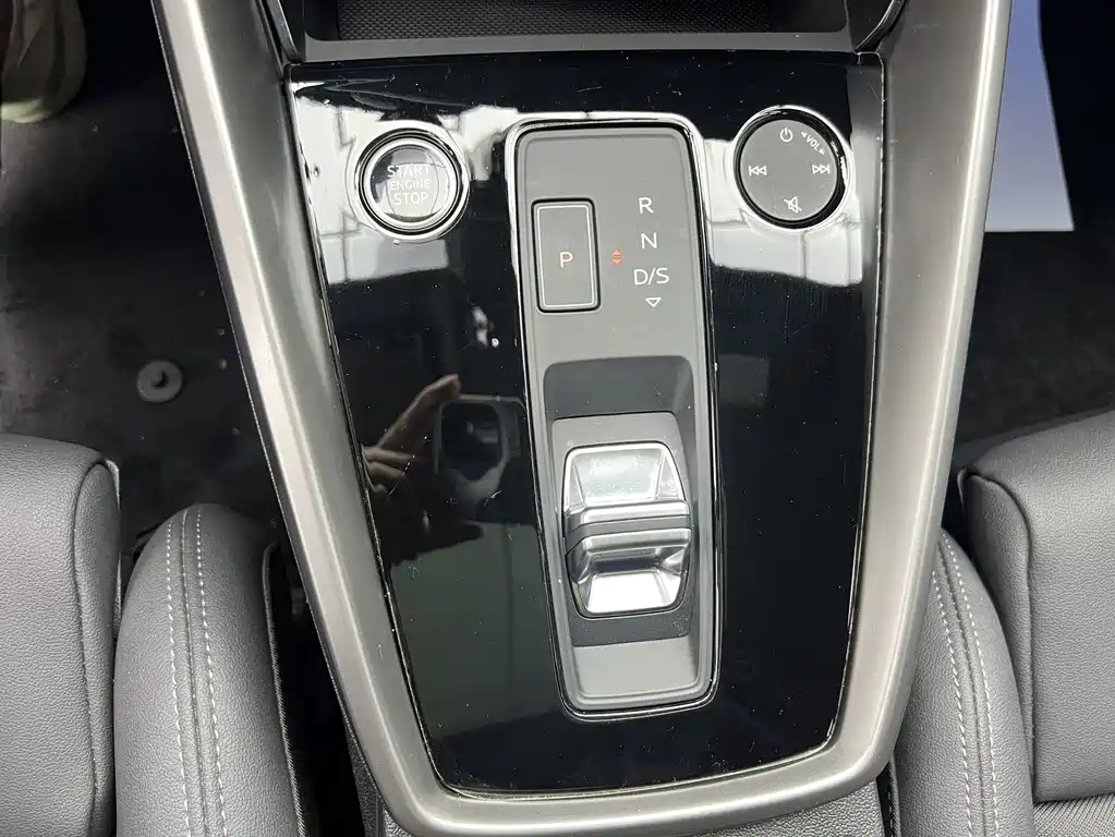 Audi A3 2023 facelift A3L Limousine 35 TFSI fashionable and sporty купить на сайте DeffCars