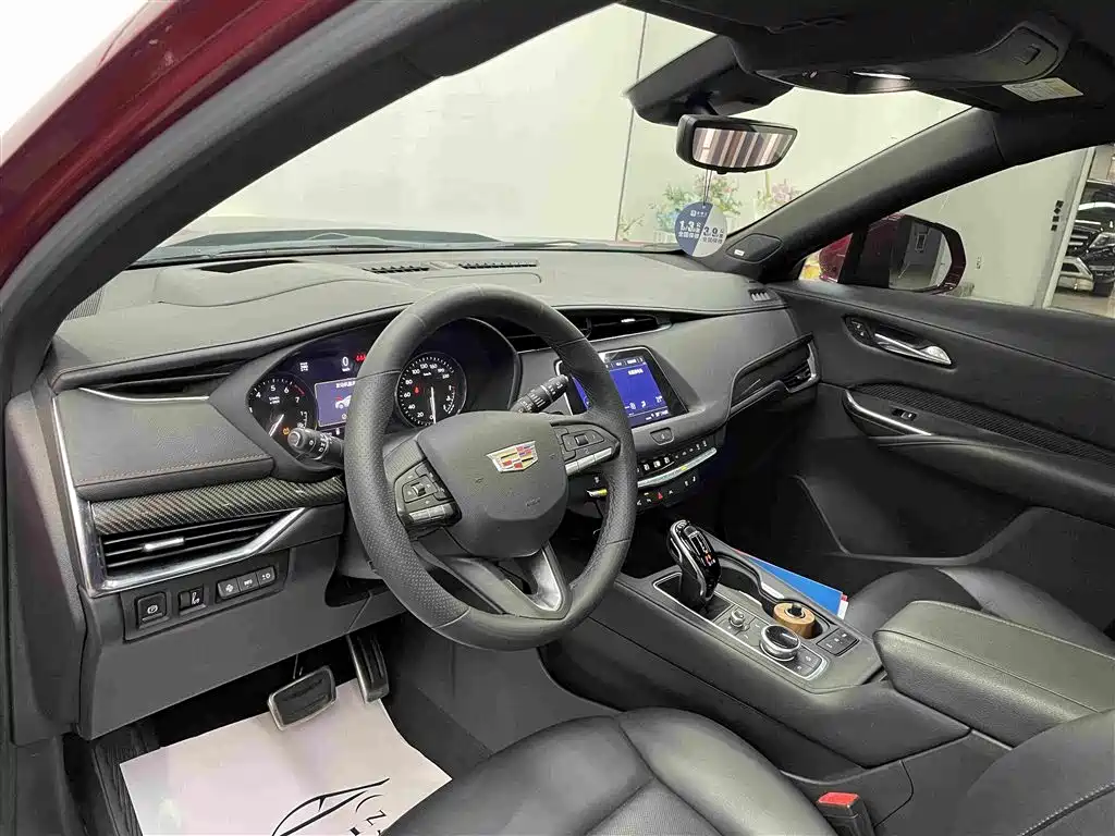 Cadillac XT4 2022 28T 4WD Platinum Edition купить на сайте DeffCars