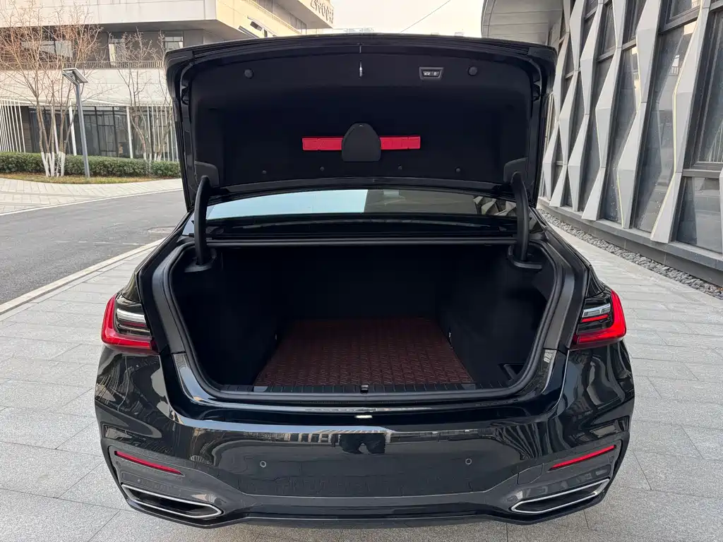 BMW 7 Series 2021 730Li M Sports Package купить на сайте DeffCars