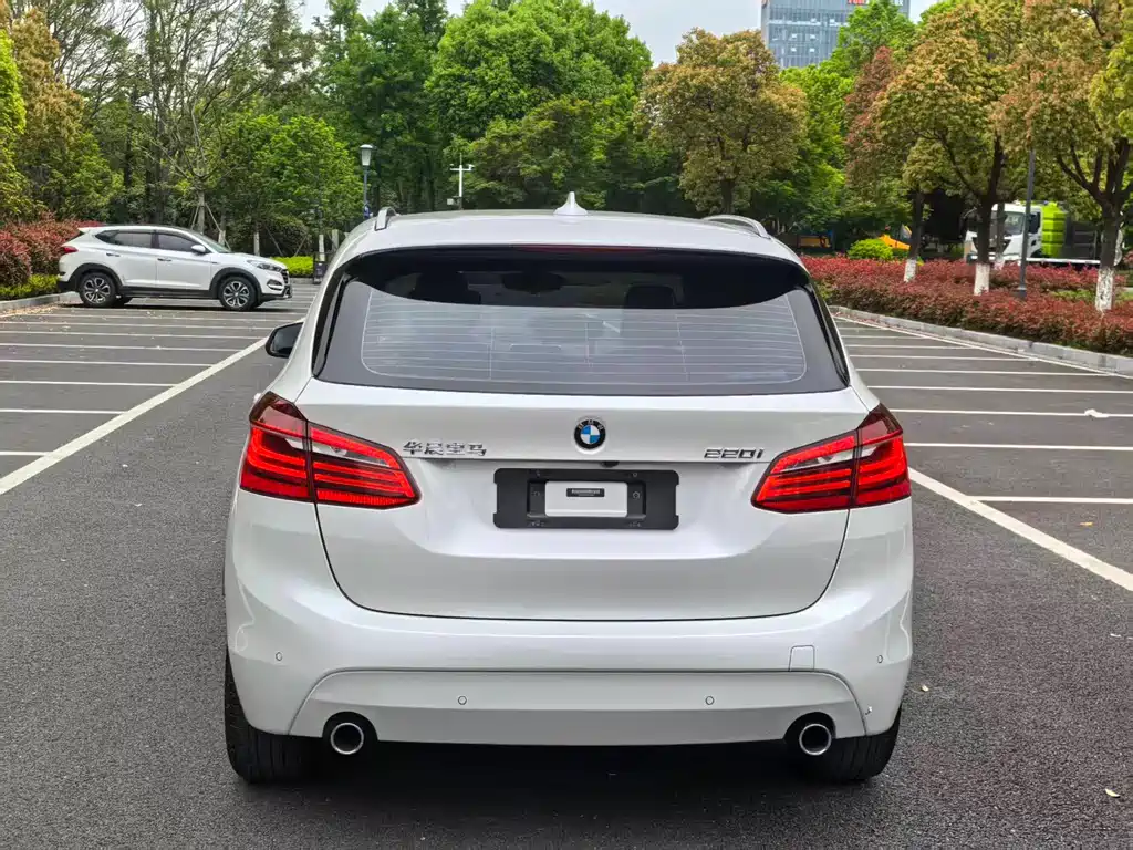 BMW 2 Series Touring 2016 220i Leading Model купить на сайте DeffCars