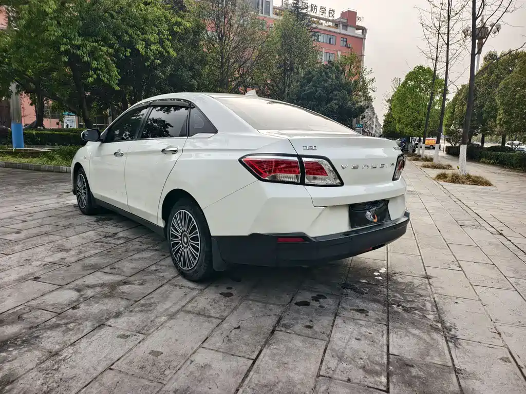 Venucia D60 2020 1.6L Entry Manual Comfort Edition купить на сайте DeffCars