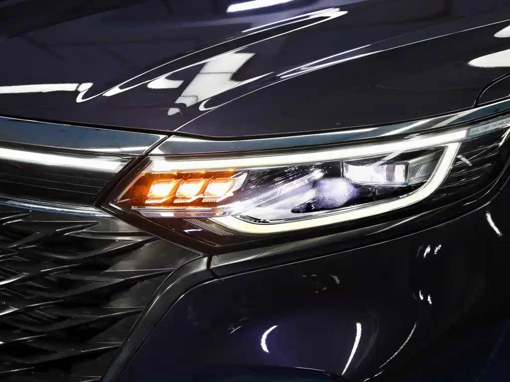 Roewe iMAX8 2021 400TGI Supreme Series Supreme Edition купить на сайте DeffCars