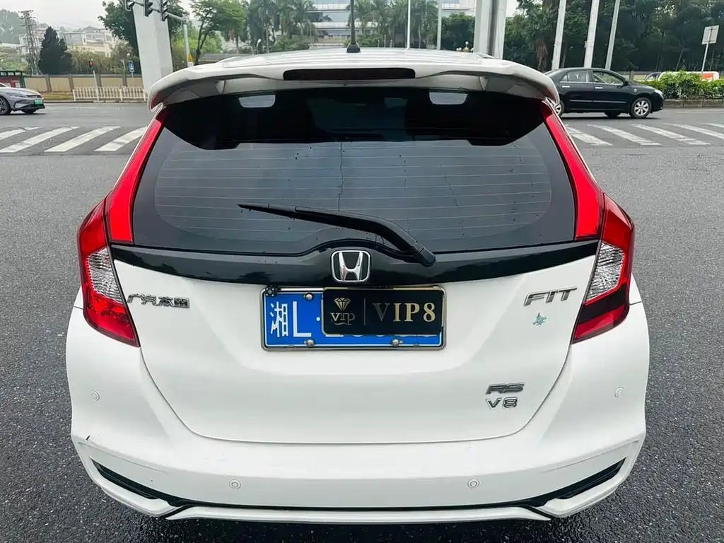 Fit 2018 1.5L CVT Comfort Sunroof Edition купить на сайте DeffCars