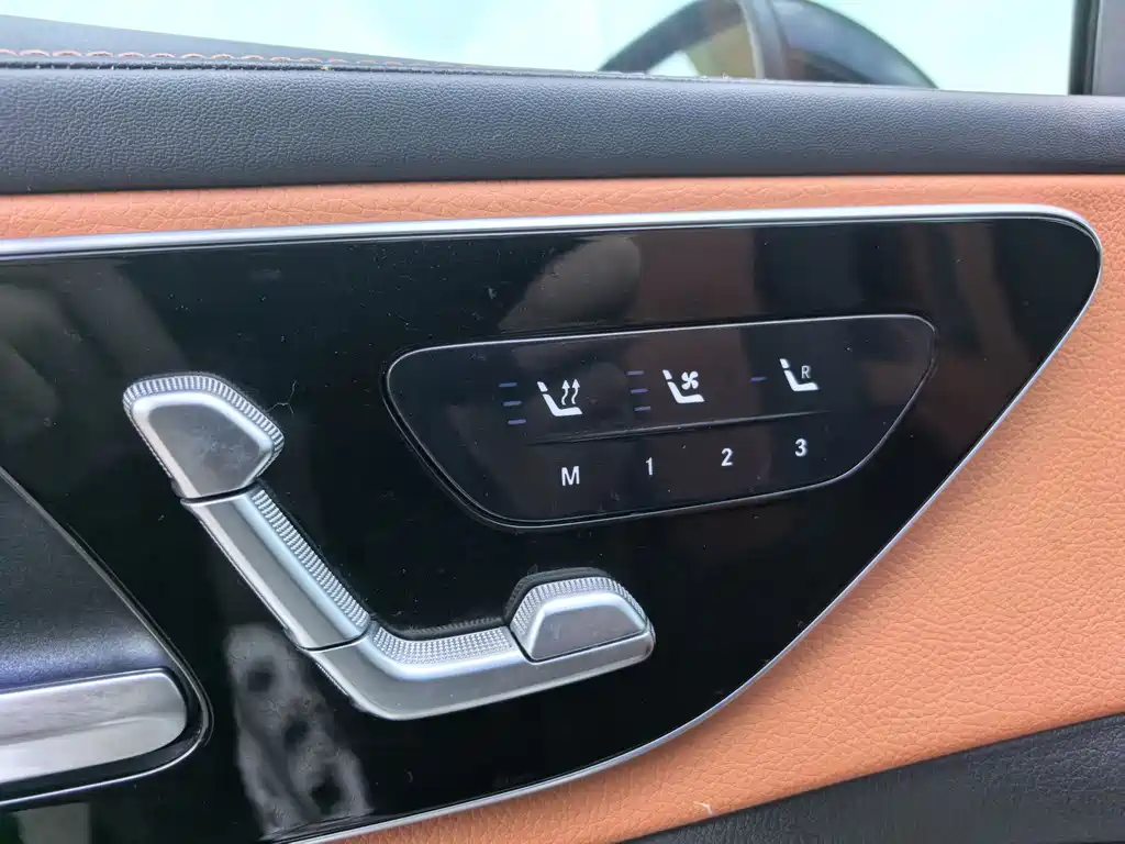 Mercedes-Benz GLC 2023 facelift GLC 300 L 4MATIC dynamic 7-seater купить на сайте DeffCars