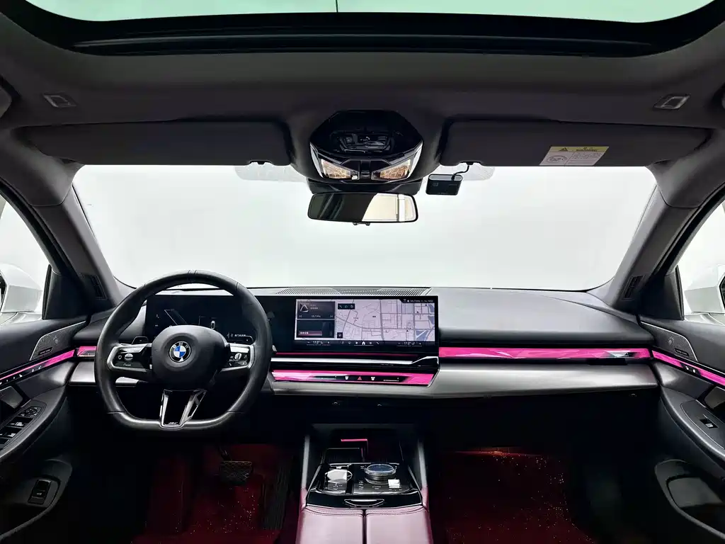 BMW 5 Series 2024 530Li Leading M Sports Package купить на сайте DeffCars