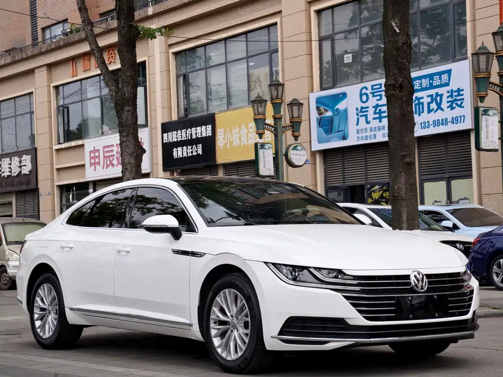 FAW-Volkswagen CC 2019 330TSI Charming Edition National V купить на сайте DeffCars
