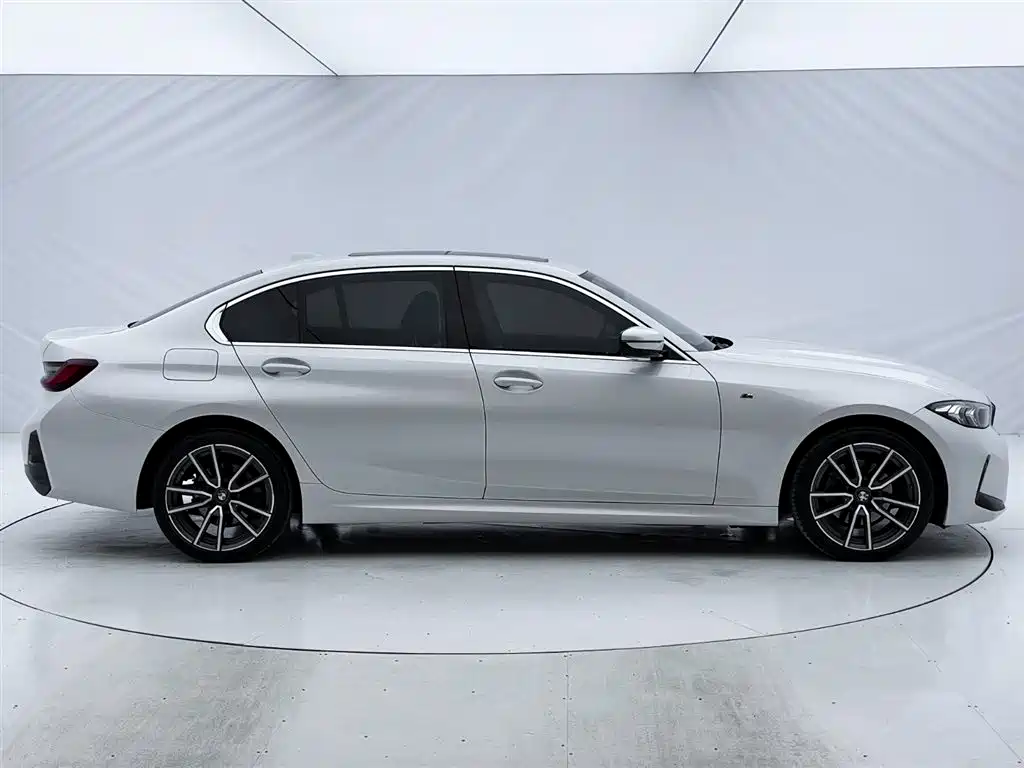 BMW 3 Series 2023 320i M Sports Package купить на сайте DeffCars