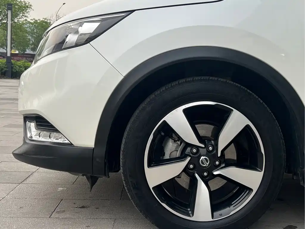 Qashqai 2017 2.0L CVT Deluxe Edition National V купить на сайте DeffCars