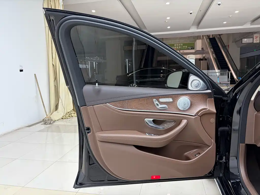 Mercedes-Benz E-Class 2021 E 260 L купить на сайте DeffCars