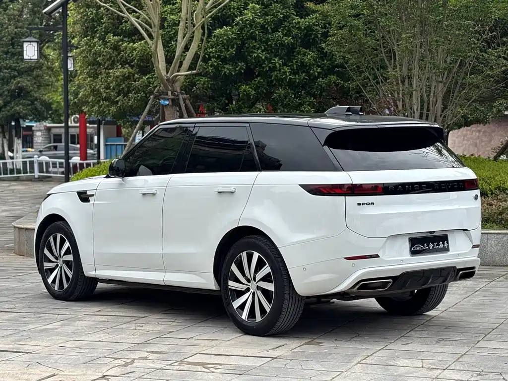 Range Rover Sport 2024 400PS Dynamic SE купить на сайте DeffCars