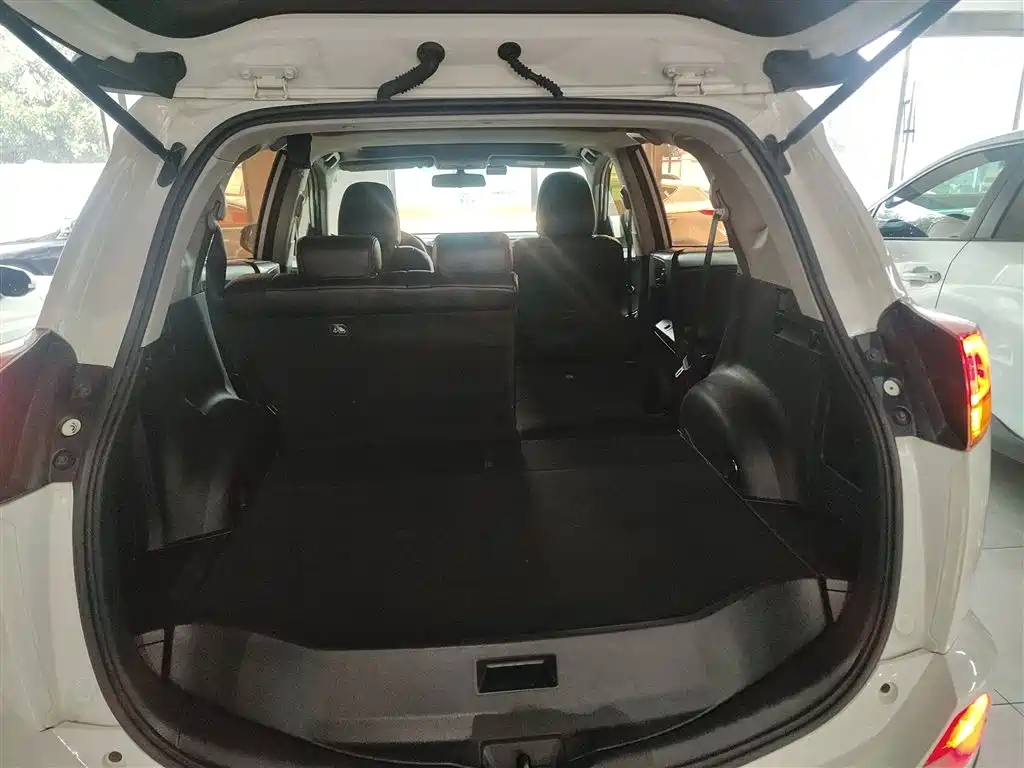 RAV4 Rongfang 2016 2.0L CVT two-wheel drive comfort version National V купить на сайте DeffCars
