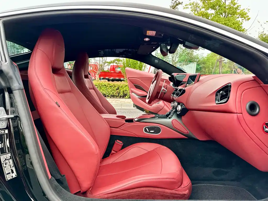 V8 Vantage 2022 4.0T V8 Coupe купить на сайте DeffCars