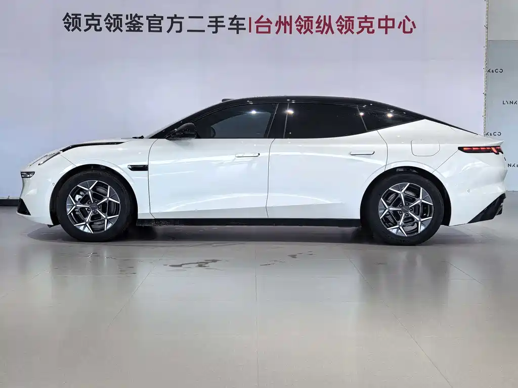 Lynk & Co 10 2025 240 four-wheel drive Ultra купить на сайте DeffCars