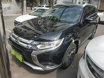 Outlander 2018 2.0L 2WD Honor Edition 5 seats купить на сайте DeffCars