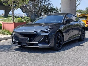 Changan UNI-V 2022 1.5T Excellent Model купить по цене 1 822 139 ₽  на сайте DeffCars