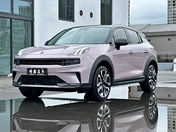 Lynk & Co 06 2021 1.5T Shero pink special edition купить по цене 1 924 686 ₽  на сайте DeffCars