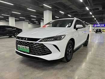 Qin PLUS 2025 DM-i Intelligent Driving Edition 55KM Leading Model купить по цене 1 953 730 ₽  на сайте DeffCars