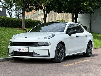 Lynk & Co 03 2021 model 2.0TD automatic power Plus купить по цене 2 227 702 ₽  на сайте DeffCars