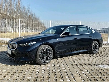 BMW 5 Series 2025 530Li Exclusive M Sports Package купить на сайте DeffCars