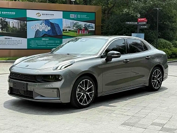 Lynk & Co 03 2022 model 2.0TD DCT Power Pro купить по цене 2 263 818 ₽  на сайте DeffCars