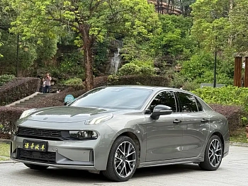 Lynk & Co 03 2021 model 2.0TD automatic power champion version купить по цене 2 272 245 ₽  на сайте DeffCars