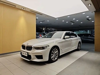BMW 5 Series New Energy 2019 530Le Luxury Package купить на сайте DeffCars