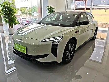 Hongqi EH7 2024 690 Pro купить на сайте DeffCars