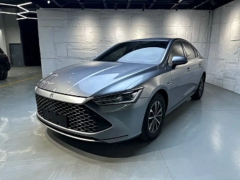 Qin PLUS 2023 Champion Edition DM-i 55KM Leading Model купить по цене 1 829 890 ₽  на сайте DeffCars