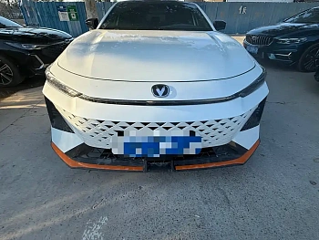 Changan UNI-V 2024 1.5T Exclusive Model купить по цене 1 941 504 ₽  на сайте DeffCars