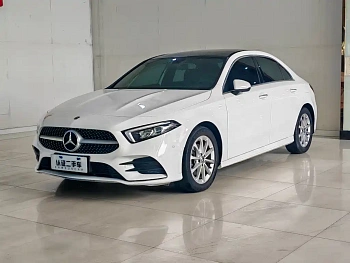 Mercedes-Benz A-Class 2021 A 200 L sports sedan fashion model купить по цене 2 067 620 ₽  на сайте DeffCars