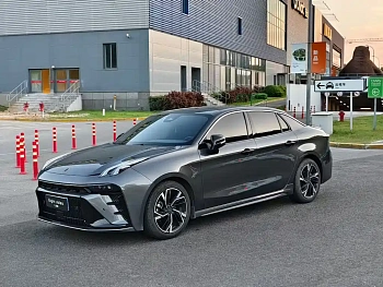 Lynk & Co 03 2023 model 1.5TD DCT Power Pro купить на сайте DeffCars