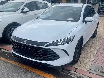 Qin PLUS 2025 DM-i Intelligent Driving Edition 55KM Leading Model купить по цене 2 007 523 ₽  на сайте DeffCars