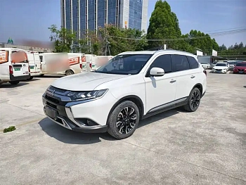 Outlander 2020 2.4L four-wheel drive exclusive version, 5 seats купить на сайте DeffCars