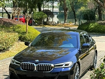 BMW 5 Series 2022 530Li Leading M Sports Package купить на сайте DeffCars