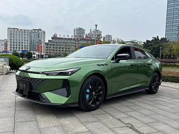Changan UNI-V 2024 1.5T premium model купить на сайте DeffCars