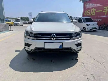 Tiguan L 2020 330TSI automatic two-wheel drive fashion version Guo VI купить по цене 2 241 342 ₽  на сайте DeffCars