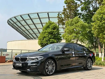 BMW 5 Series 2019 530Li Exclusive M Sports Package купить на сайте DeffCars