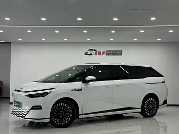 Xpeng X9 2025 pure electric 740 long battery life Max купить на сайте DeffCars