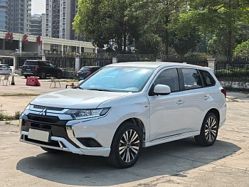 Outlander 2021 facelift 2.0L 2WD smooth version 5 seats купить на сайте DeffCars