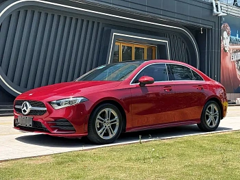 Mercedes-Benz A-Class 2020 A 180 L sports sedan купить по цене 2 139 851 ₽  на сайте DeffCars