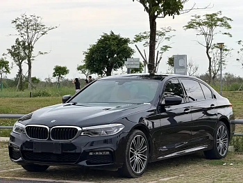 BMW 5 Series 2018 facelift 530Li leading M sports package купить на сайте DeffCars