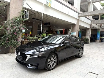 Mazda 3 Anksela 2022 2.0L Automatic Elegant Edition купить по цене 1 993 848 ₽  на сайте DeffCars