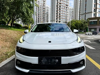 Lynk & Co 03 2021 1.5TD DCT Champion Edition купить на сайте DeffCars