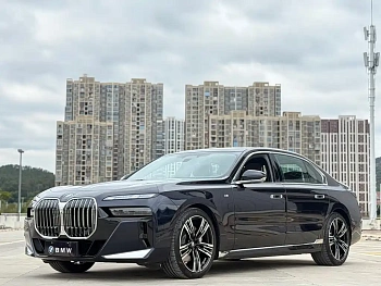 BMW 7 Series 2023 740Li Exclusive M Sports Package купить на сайте DeffCars