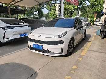 Lynk & Co 03 2021 1.5TD DCT Champion Edition купить по цене 1 736 630 ₽  на сайте DeffCars