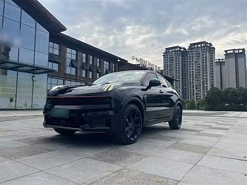 Lynk & Co 05 2020 2.0TD four-wheel drive time limited edition купить по цене 2 750 862 ₽  на сайте DeffCars