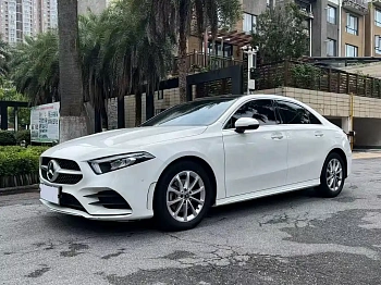 Mercedes-Benz A-Class 2021 A 200 L sports sedan fashion model купить по цене 2 141 055 ₽  на сайте DeffCars