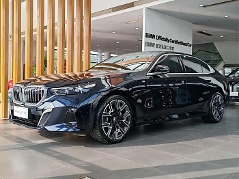BMW 5 Series 2024 530Li Exclusive M Sports Package купить на сайте DeffCars